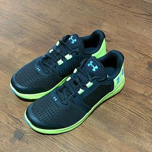 NWT Under Armour BPS Micro G Fuel RN Boys